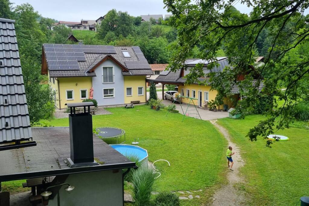 Country Retreat, Near Ljubljana City, Apartma Na Vasi, Blizu Mesta Ljubljana Apartamento Medvode Exterior foto